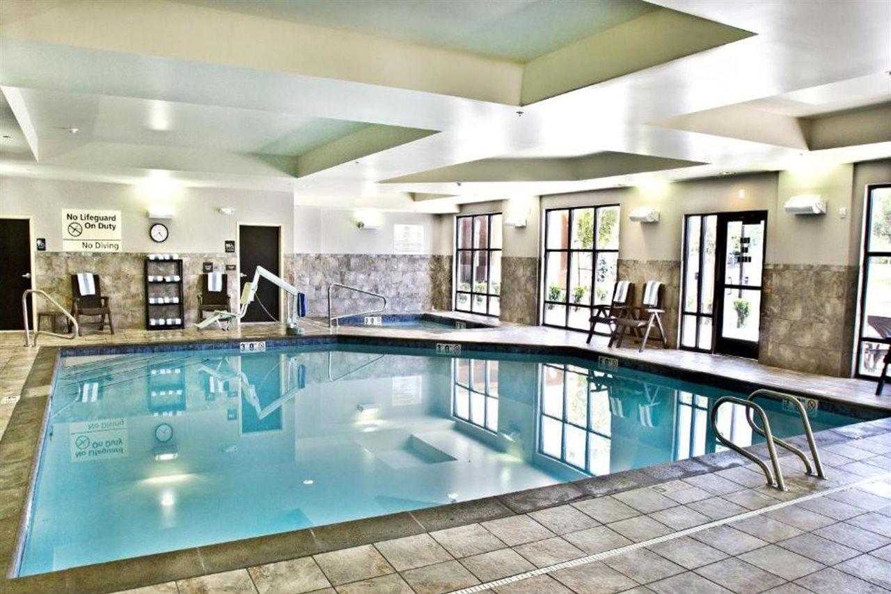 Hampton Inn & Suites Фармингтън Екстериор снимка