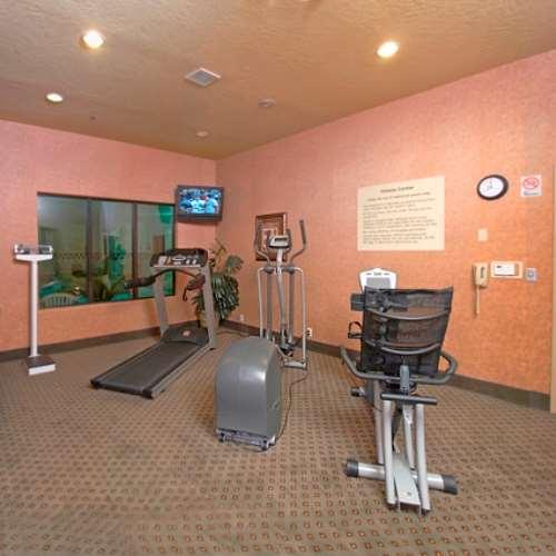 Hampton Inn & Suites Фармингтън Съоръжения снимка